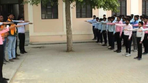 एस.एम.टी.आई कैम्पस में मतदाता शपथ का आयोजन