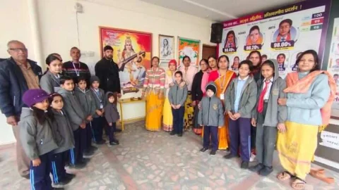 डिफेन्स स्कूल में मनाया गया ‘बसन्त पंचमी उत्सव’