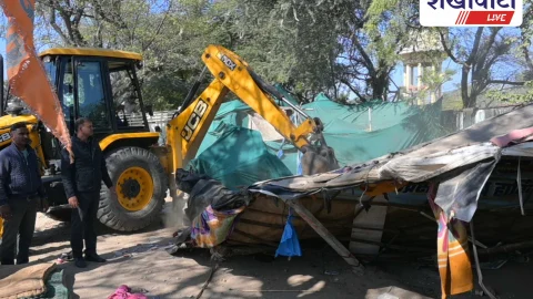 कृषि मंडी क्षेत्र में अतिक्रमण पर सख्ती, फुटपाथ खाली