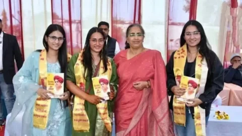 Success Story: शेखावाटी क्षेत्र के एक ही परिवार के पांच भाई बहन डॉक्टर बन रच दिए इतिहास, युवाओं के लिए बने प्रेरणा