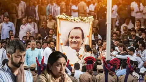 आज होगा अजीत पवार का अंतिम संस्कार, पैतृक गांव लाया गया शव, फूट-फूट कर रो रहे हैं समर्थक, देखें Video