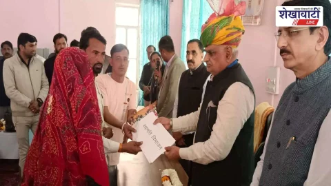 ग्राम उत्थान शिविर में झाबर सिंह खर्रा ने नागरिकों को सरकारी योजनाओं का लाभ दिलाया